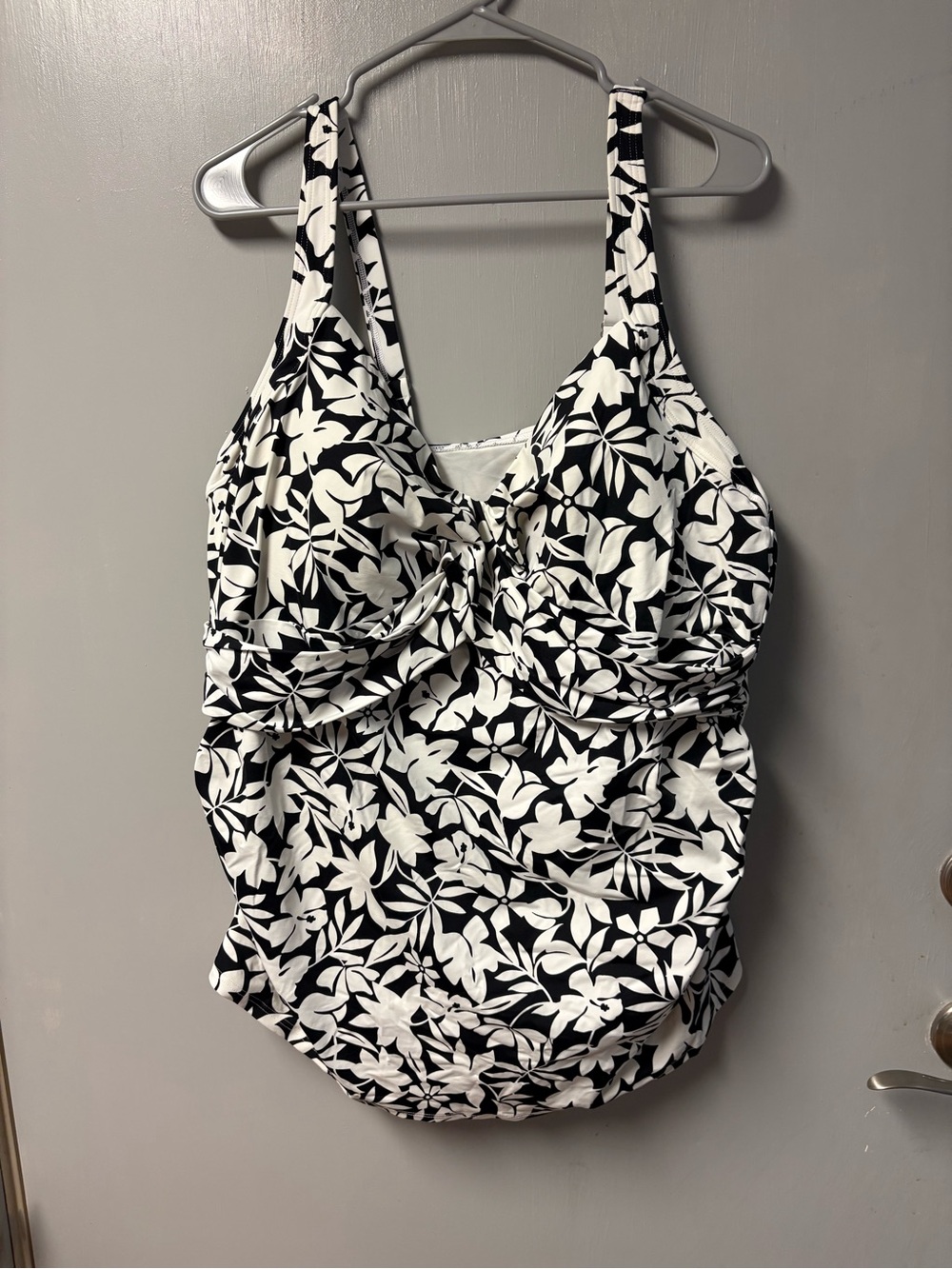 Lands End Black & White Floral Tankini Top Size 22